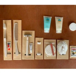 Bộ amenities khách sạn thân thiện môi trường túi kraft – Bàn chải bột bắp – Đầy đủ dụng cụ vệ sinh cá nhân